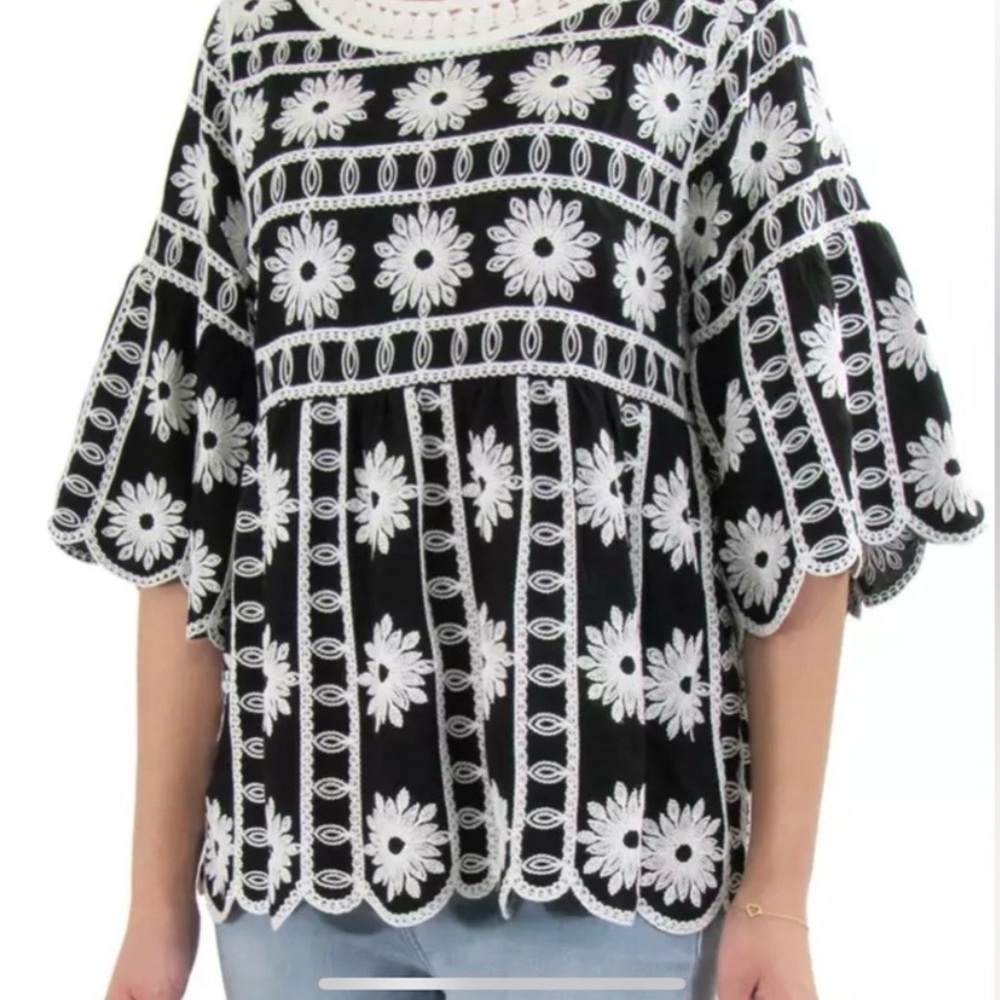 Chic Black and White Floral Women's Blouse